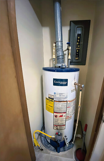 https://southperthhotwater.com.au/uploads/2025/06/gas-hot-water-system-40702.jpg