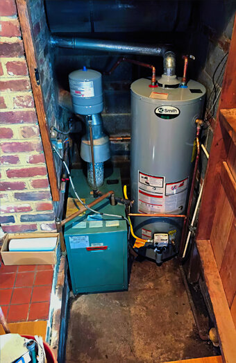 https://southperthhotwater.com.au/uploads/2025/06/gas-hot-water-system-50310.jpg