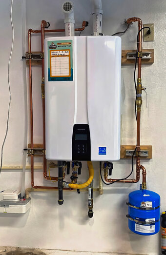 https://southperthhotwater.com.au/uploads/2025/06/instant-hot-water-systems-42978.jpg